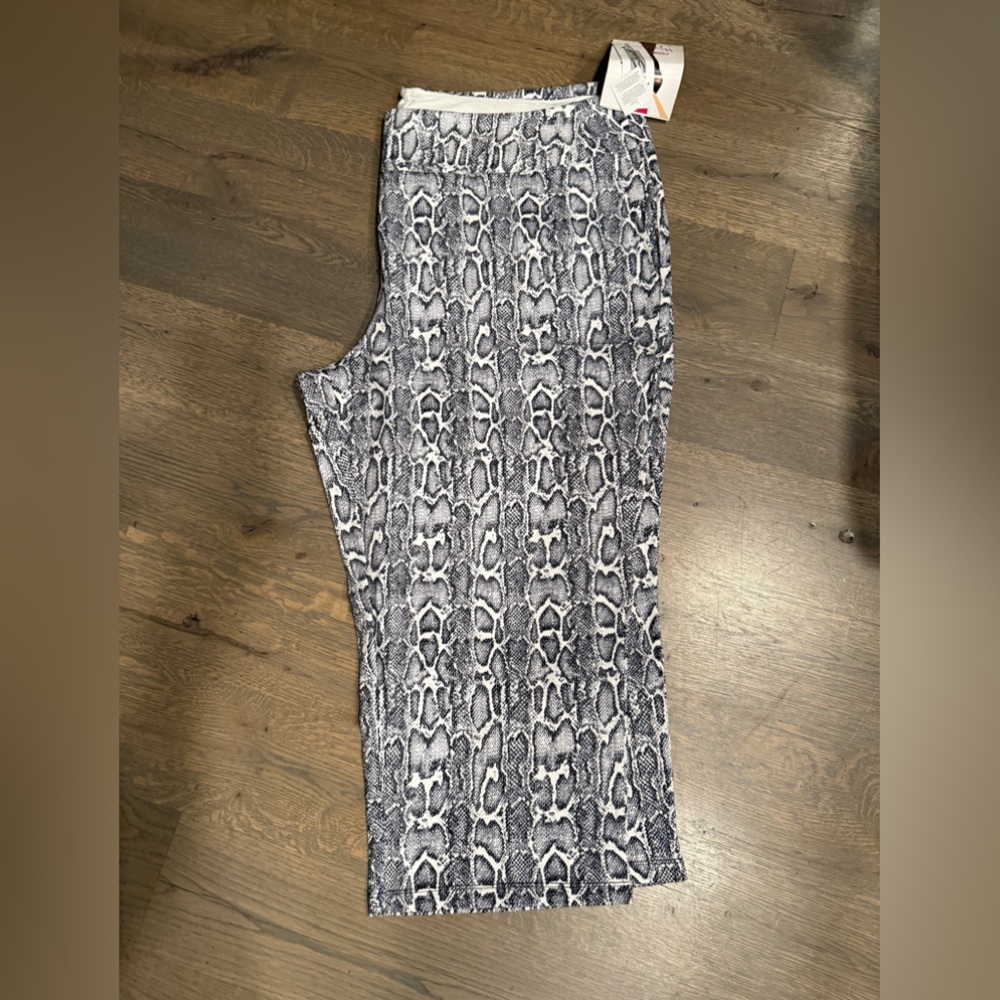 Women with Control Snakeskin Print Pants SZ 4X